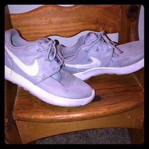 Grey and white Roshe